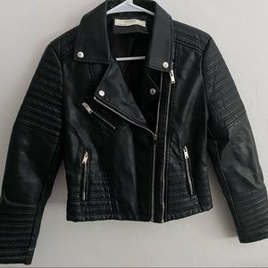 Beautiful Women’s Faux Leather Jacket~~NEW~~❤️